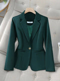 Blazer feminino alfaiataria Noble em tom neutro e elegante.
