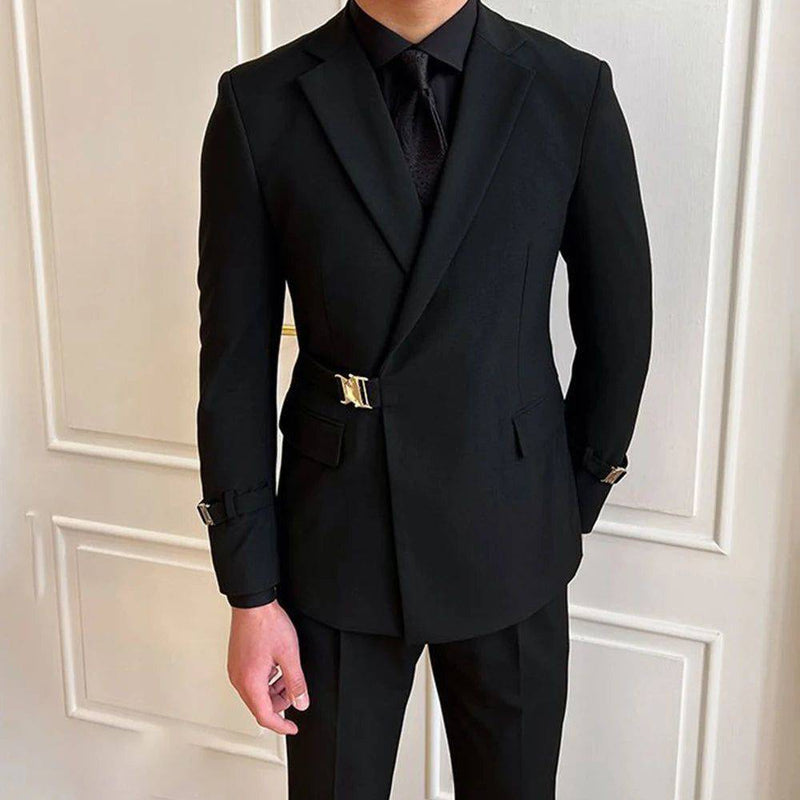 Blazer preto slim masculino elegante em tecido de qualidade.
