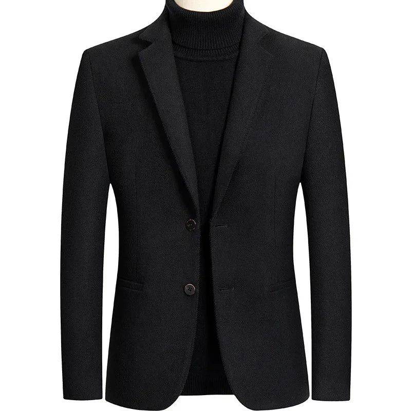 "Blazer masculino slim preto em tecido de alta qualidade."