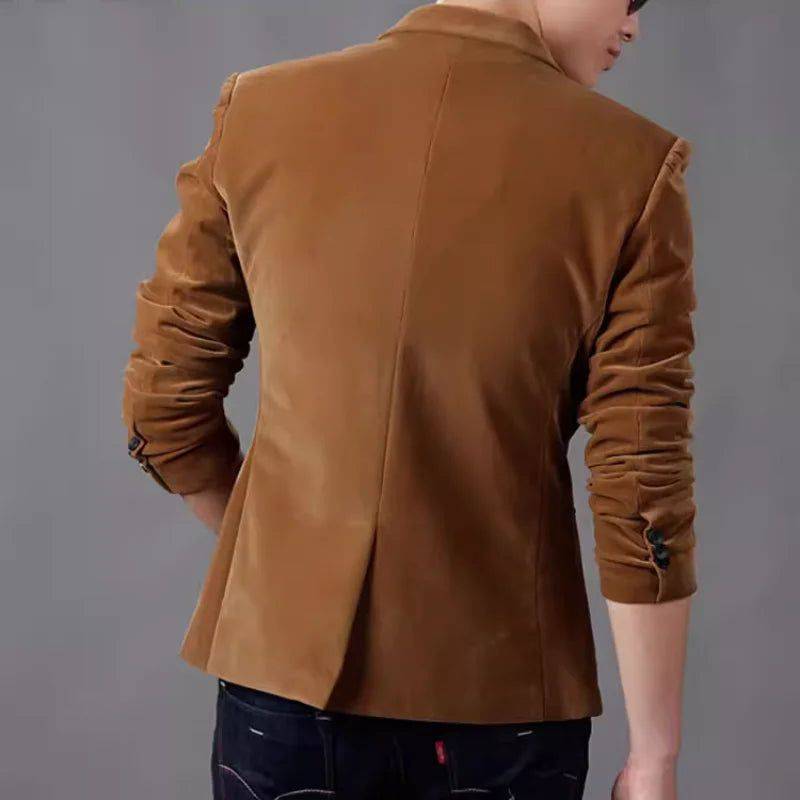 Blazer masculino de veludo outono em tom clássico.