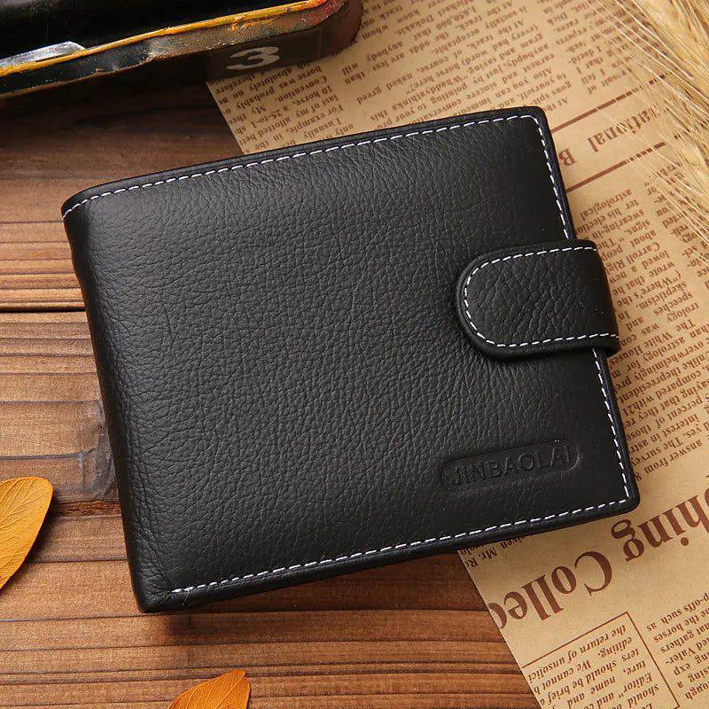 Alt text: Carteira de Couro Genuíno Masculina Marrom Escuro com Textura elegante.