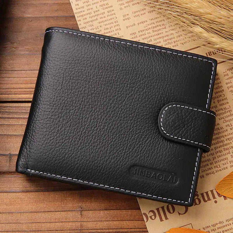 Alt text: Carteira de couro genuíno marrom para homens elegantes.
