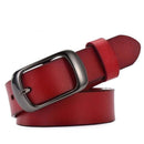Cinto feminino de couro vermelho com fivela retangular em metal