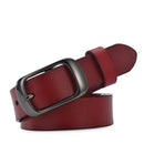 Cinto de couro bordeaux com fivela de metal cinzento
