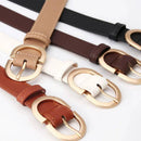 Quatro cintos de couro feminino em cores variadas com fivelas douradas