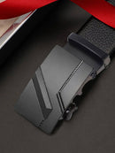 Cinto de couro preto com fivela automática cinza-metálizada
