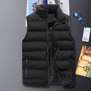 Colete puffer preto acolchoado com gola alta e zíperes laterais