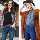 Cinto de couro com fivela ornamental em looks femininos de moda casual