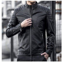 Jaqueta de couro preta masculina com ombro acolchoado e zíper
