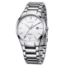 Relógio Curren com pulseira de aço inoxidável, mostrador branco minimalista e janela de data