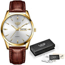 Relógio Lige dourado com mostrador prateado, pulseira de couro marrom e janela de data