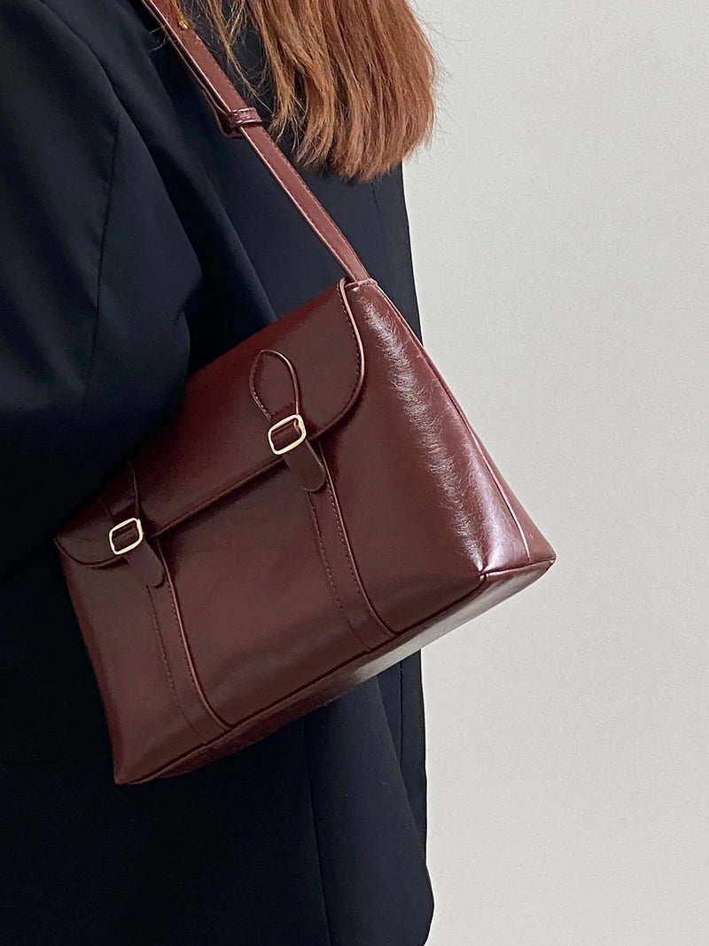 "Bolsa Satchel Feminina em Couro Marrom Escuro com Alça Longa"