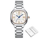Relógio feminino Naviforce com mostrador branco, numerais romanos dourados e pulseira em aço inox