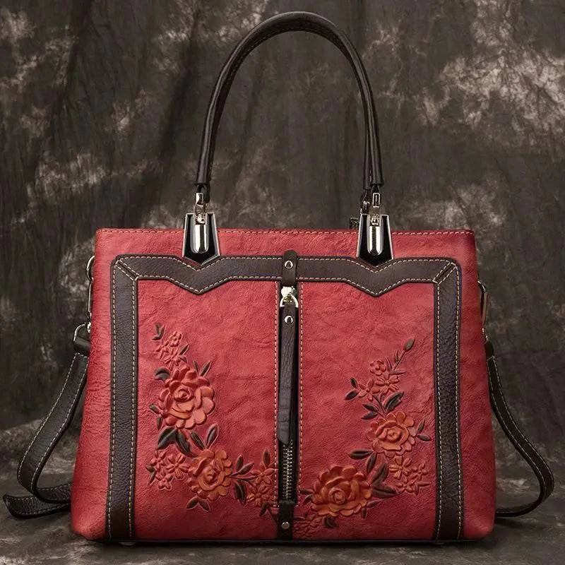 Alt text: Bolsa feminina de couro legítimo marrom sofisticada e elegante.