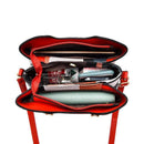 Bolsa tote aberta mostrando interior compartimentado com forro vermelho, tablet e cosméticos organizados.