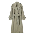 Trench coat feminino longo transpassado com cinto Zellum, em caqui ou verde