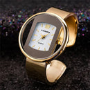 Relógio feminino pulseira bracelete dourada com mostrador retangular branco