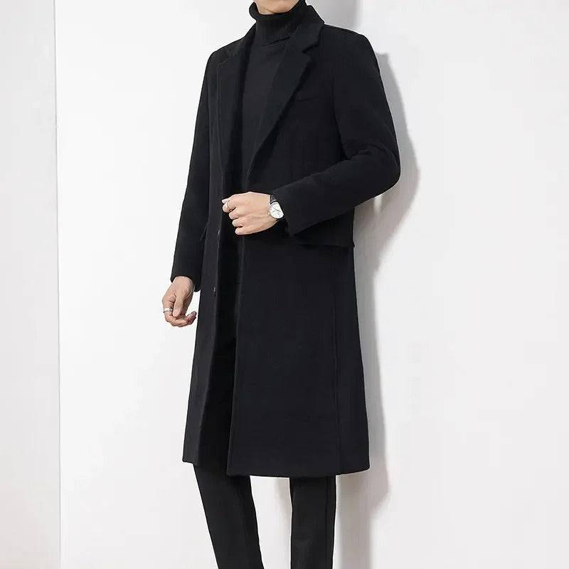 Sobretudo Masculino Longo de Lã Slim preto com corte slim fit, ideal para inverno elegante. Disponível na Zellum com frete grátis.