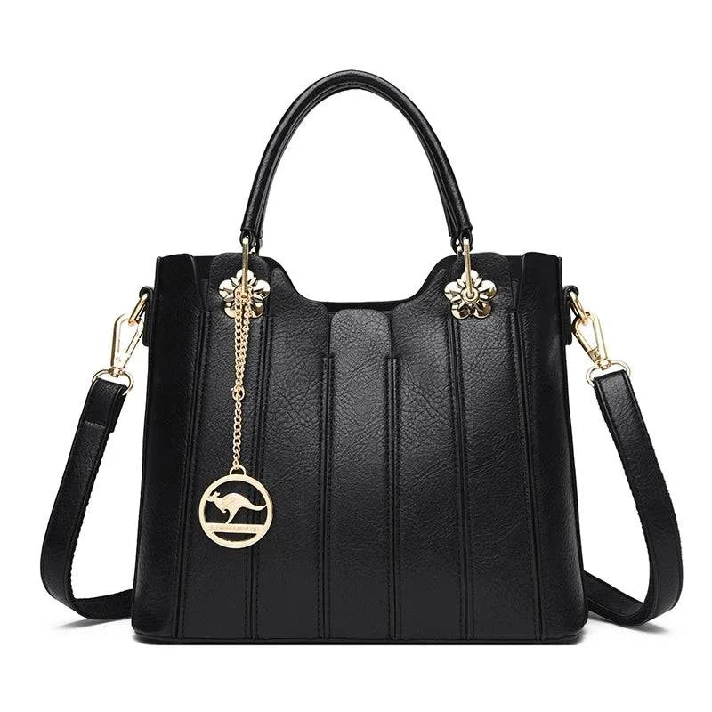 Alt text: Bolsa Tote feminina em couro opale, elegante e espaçosa.