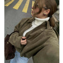 Jaqueta bomber feminina oversized de camurça com gola camisa e zíper Zellum