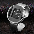 Relógio feminino pulseira bracelete com mostrador retangular preto e prata