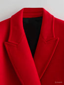 Sobretudo feminino vermelho com gola e lapelas estruturadas
