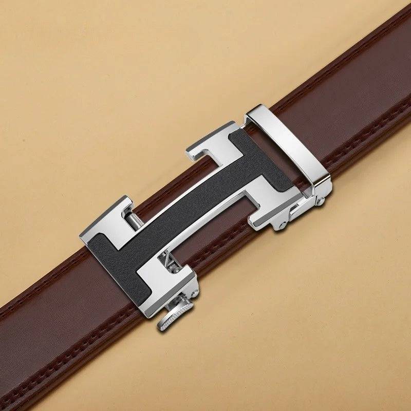 Cinto de couro genuíno marrom masculino para trajes formais.