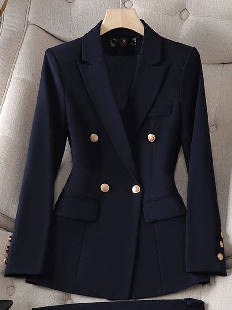 Blazer feminino alfaiataria na cor azul marinho, modelo Divine, em destaque na imagem.