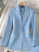Blazer Feminino Alfaiataria Empress azul claro com fechamento duplo e botões dourados, design moderno e elegante