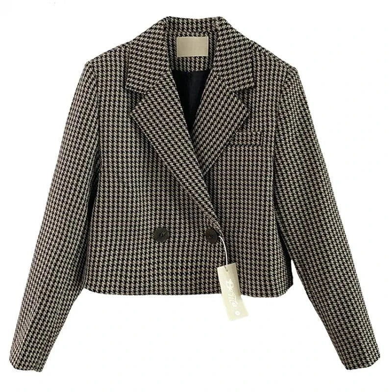 Blazer feminino vintage pied-de-poule com dourado fotografado em fundo branco