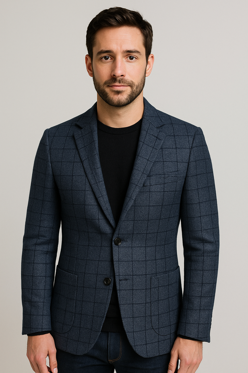 Homem vestindo blazer masculino slim formal azul marinho olhando para a câmera