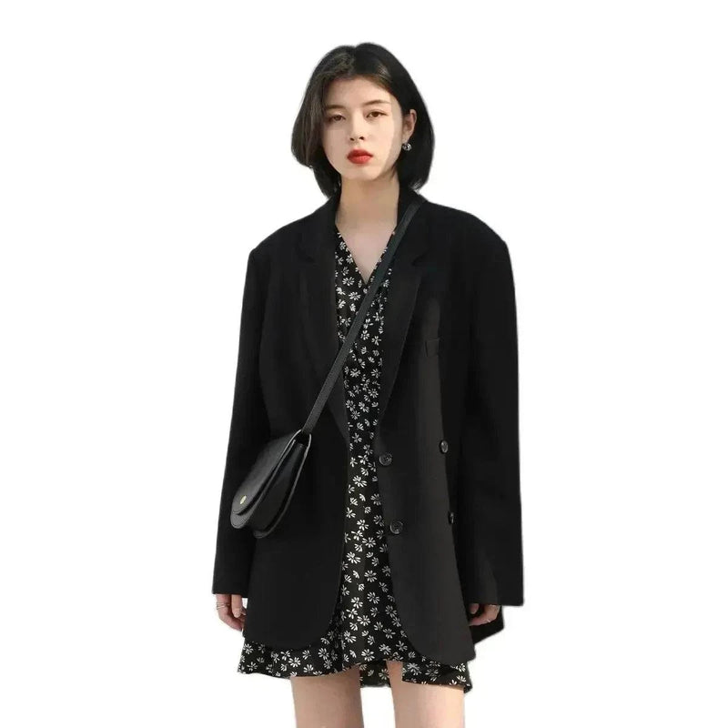 Blazer social feminino preto oversized ChicVen usado com vestido floral