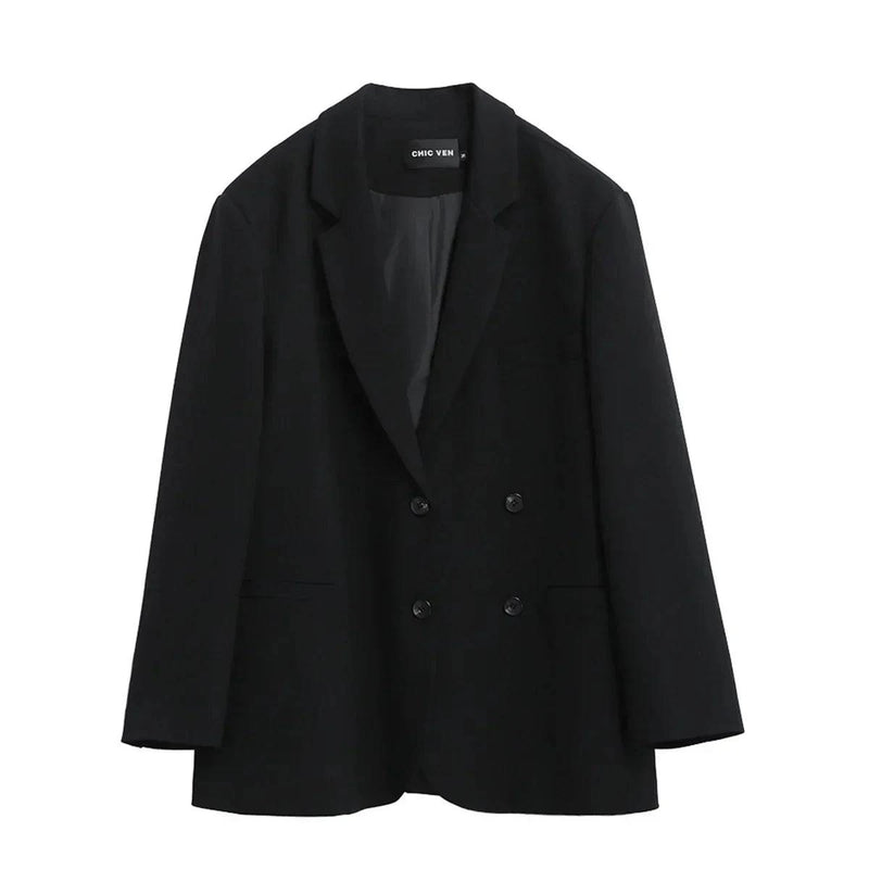 Blazer social feminino preto oversized ChicVen pendurado em fundo branco