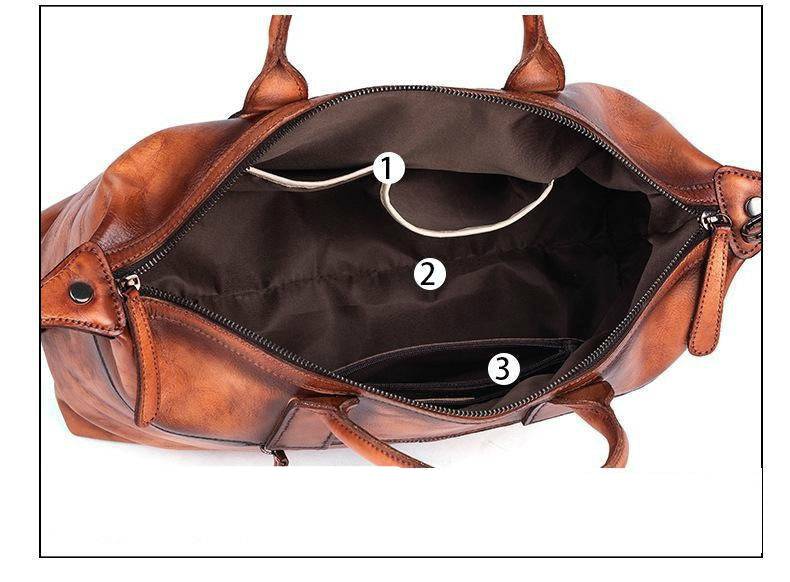 Bolsa Feminina Estruturada Legítimo Donna marrom, interior com múltiplos compartimentos. Organização e praticidade.