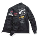 Jaqueta bomber preta aviador com patches bordados e bolso na manga