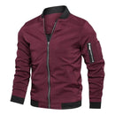 Jaqueta bomber masculina vinho com zíper frontal e punhos canelados pretos