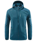 Jaqueta corta-vento masculina azul-petróleo com capuz e zíperes funcionais
