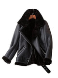 Jaqueta de couro feminina Rockstar preta, com gola e forro de pele sintética exuberante, zíperes metálicos, fivela e cinto, combinando estilo biker icônico com conforto e luxo para o inverno.