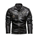 Jaqueta de couro preta estilo motociclista com zíperes e detalhes acolchoados