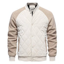 Jaqueta bomber masculina com painel acolchoado branco e mangas em fleece bege