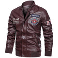 Jaqueta masculina bomber de couro bordô com patches bordados, incluindo 'SINCE 1941' e 'AMERICAN ICON'. Peça vintage exclusiva para um estilo icônico e distintivo.