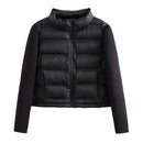 Jaqueta puffer preta feminina com gola alta e acolchoamento frontal, mangas lisas