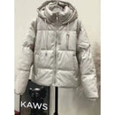 Jaqueta puffer acolchoada branca com capuz e zíper frontal