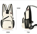 Mochila transversal cream com detalhes pretos, vistas frontal e lateral, 33cm altura