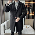 Sobretudo masculino preto de lã com um botão, perfeito para ocasiões formais. Tecido premium e caimento sofisticado.
