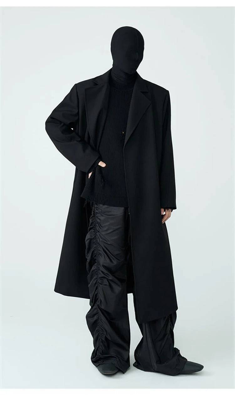 Sobretudo Masculino Longo Preto Premium com corte reto e estilo minimalista, ideal para moda masculina casual e clássica de outono/inverno.